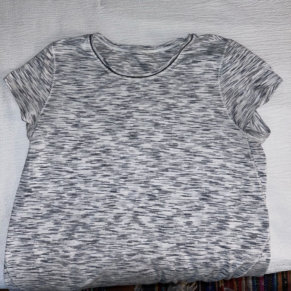 LULU LEMON TOP